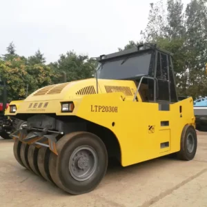 30 Ton Pneumatic Tire Road Roller for Heavy Asphalt Compaction Highway Engineering and Road Construction