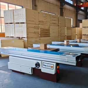 3200mm MDF Plywood Wood Cutting Machine High Precision Plywood Sliding Table Saw for Woodworking