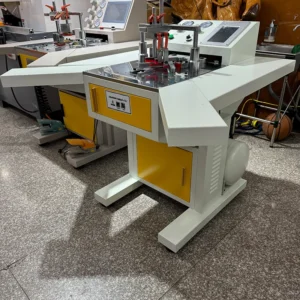 Clavadora CNC De Alta Eficiencia Para Marcos De Fotos Y Pantallas Tactiles