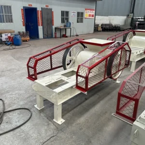 High Capacity Construction Waste Twin Roller Crusher Shale Double Roller Breaking Machine Ore Roller Crusher