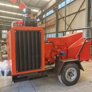 Wood Crusher Into Sawdust wooden Crusher diesel Wood Chipper #woodchipper #woodshredder #woodgrinder
